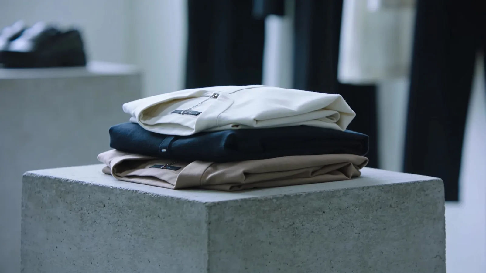 Set the mood for a lookbook or a campaign