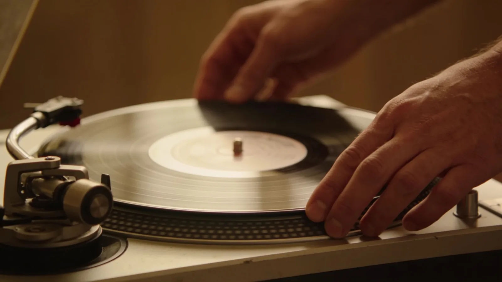 Direct the vintage sound in plain English