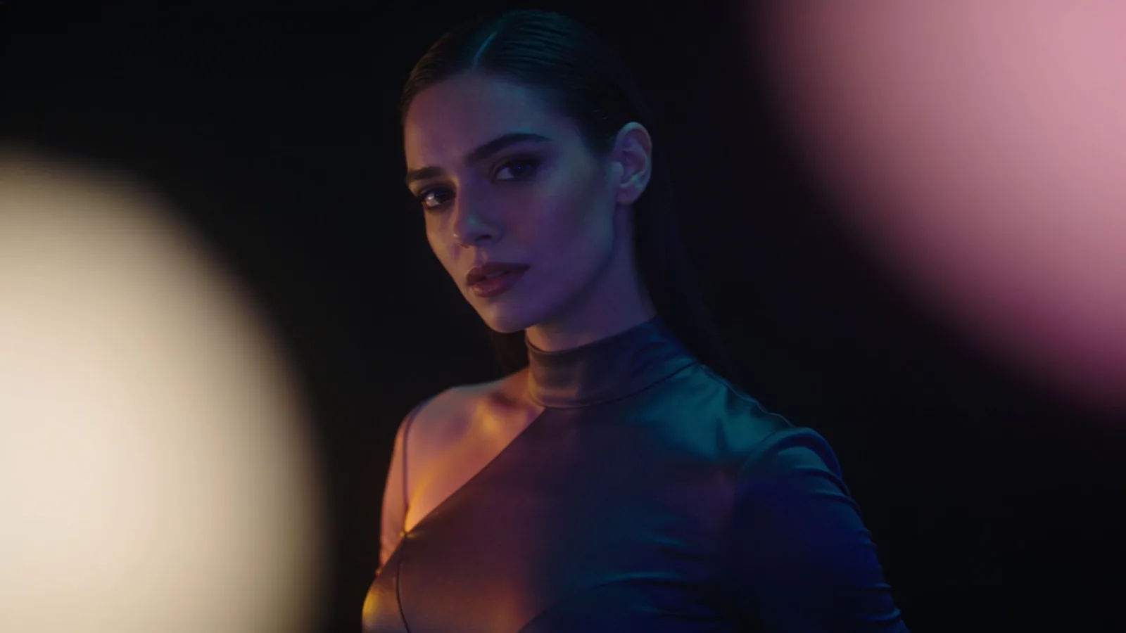 Set the mood for a stream or a fashion edit