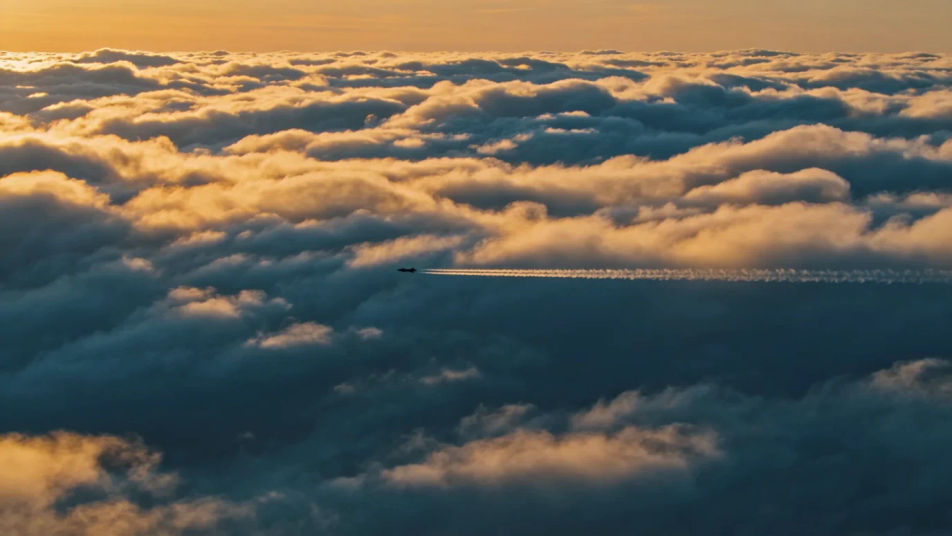Carry a flying sequence with no music