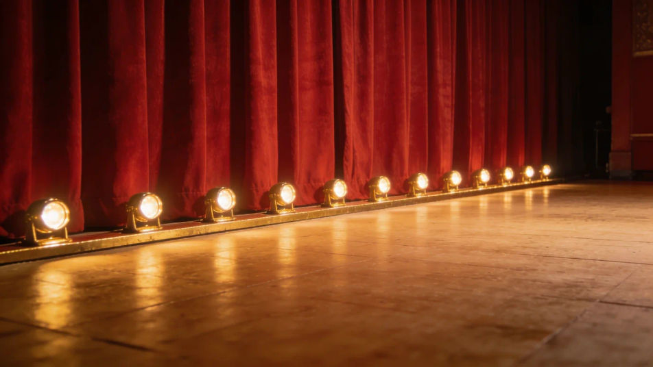 Fill the wait before the show begins