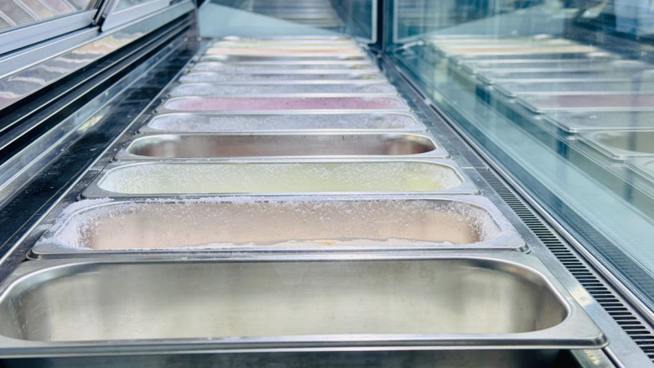 Keep a dessert close-up going with no music