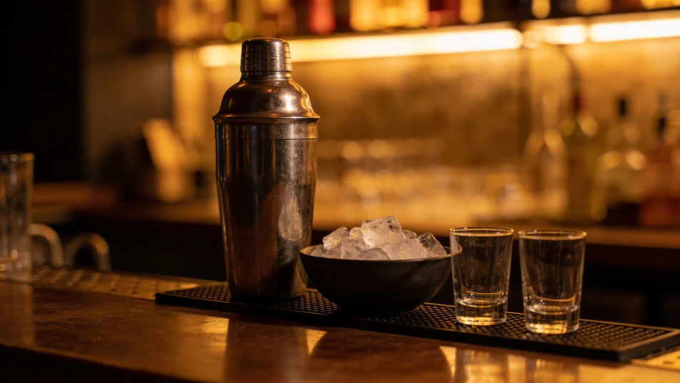 Keep a bar scene moving without music