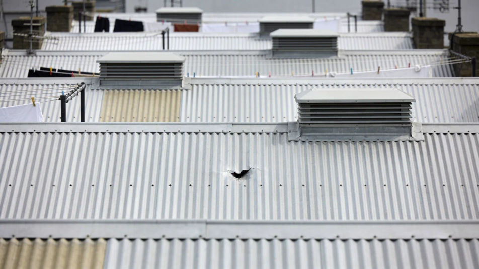 Suggest a chase across the rooftops