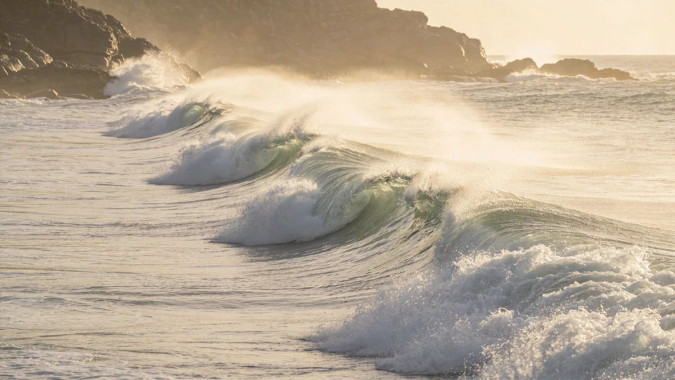 Let the ocean carry a scene alone