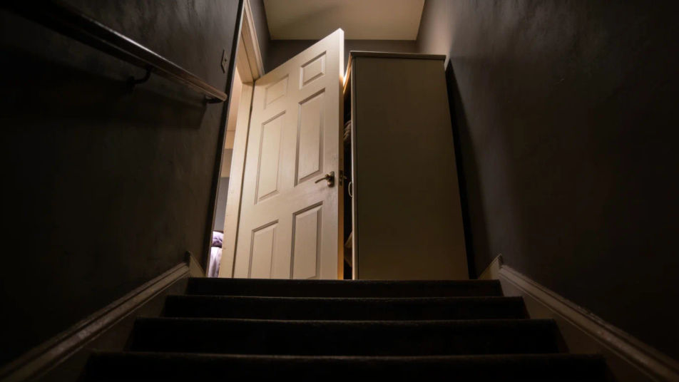 Hint that someone is blocking the door