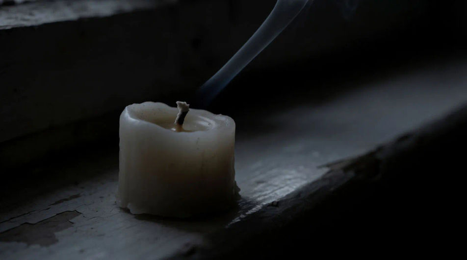 Suggest a flame went out off screen