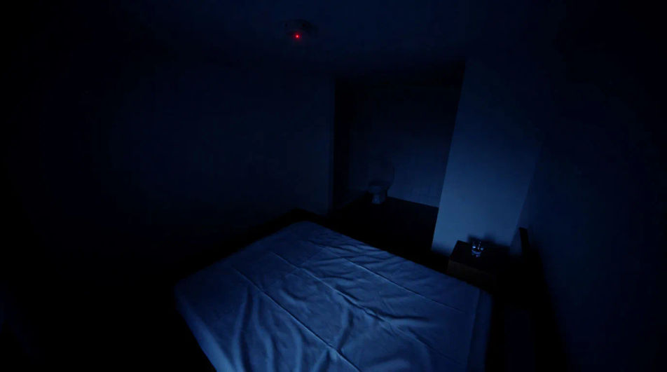 Fill a night scene with nagging silence