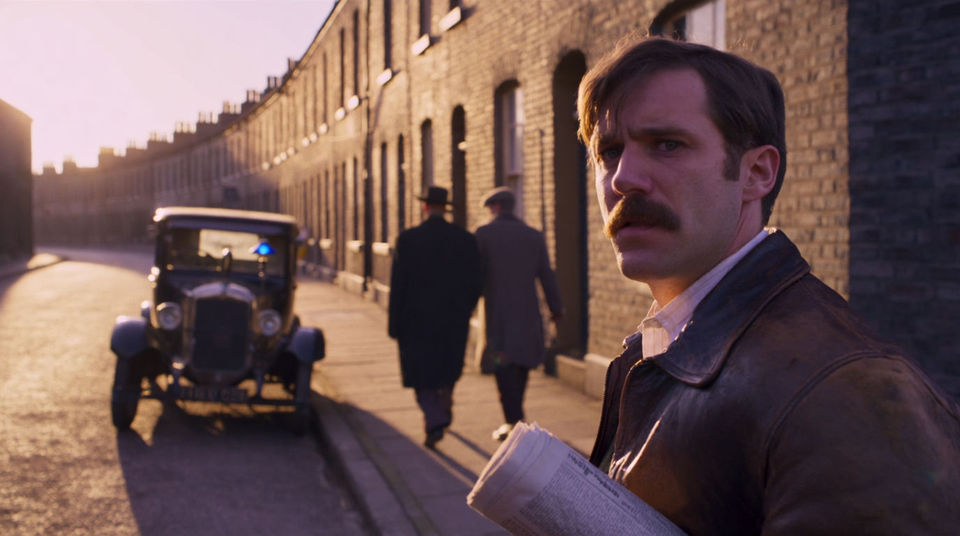 Make an ordinary street read as an investigation