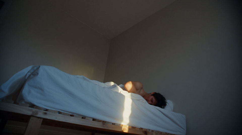 Snap the audience into morning on one cut