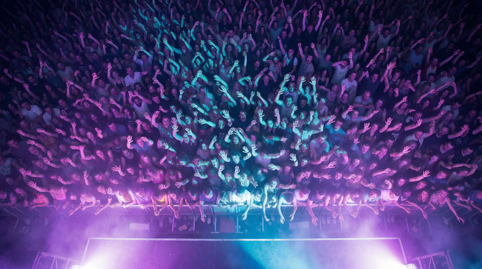 Punctuate the cut to the crowd