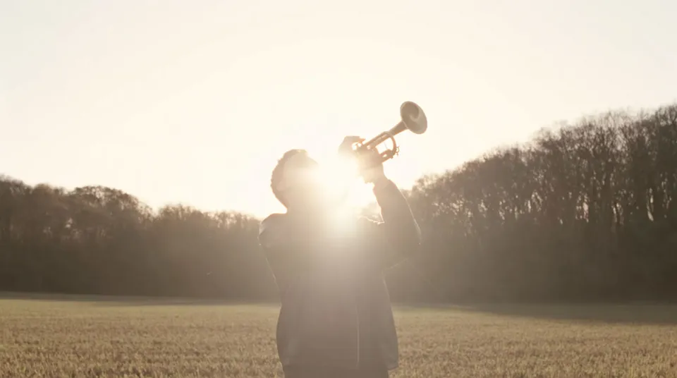 Distant fanfare accent for Sound effects for YouTube