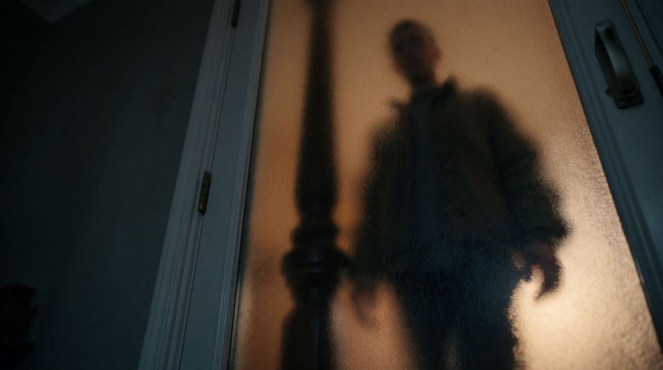 Show who is at the door by how they ring