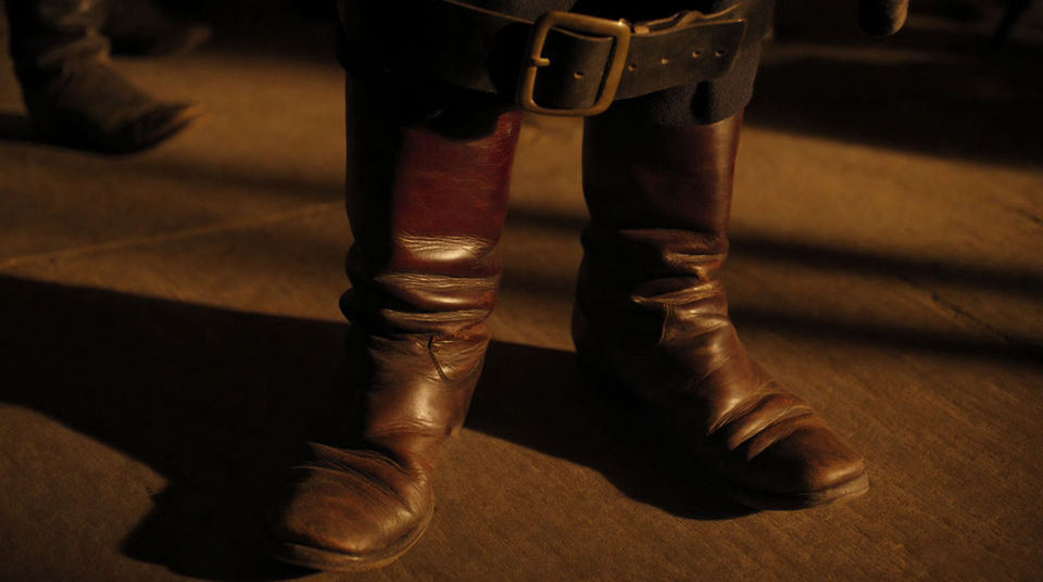 A room that smells of old leather