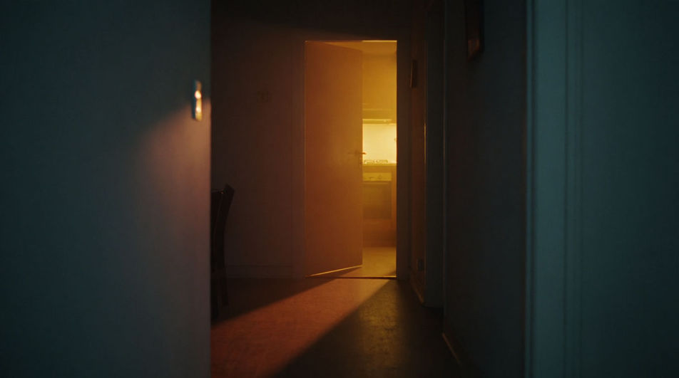 Relatives arriving in the next room