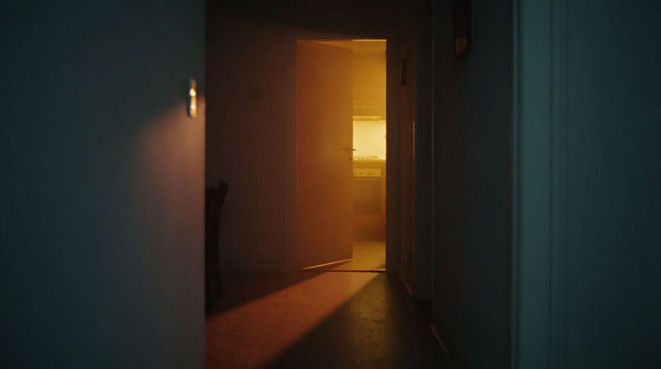 Relatives arriving in the next room