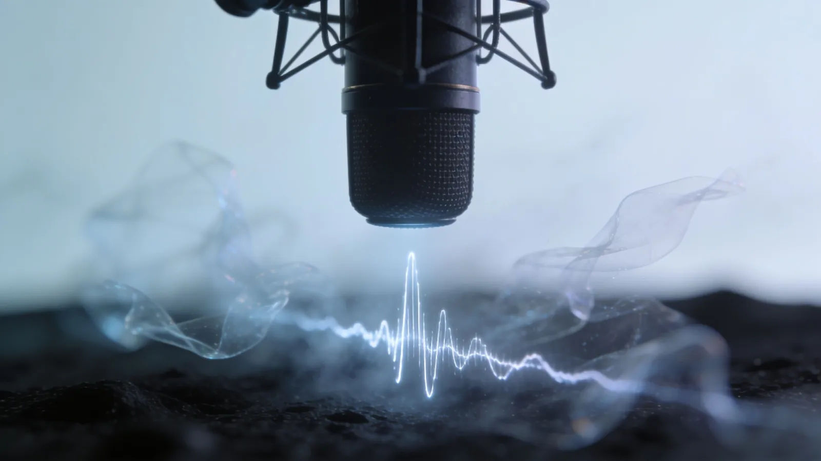 Thin trembling waveform flickering from microphone