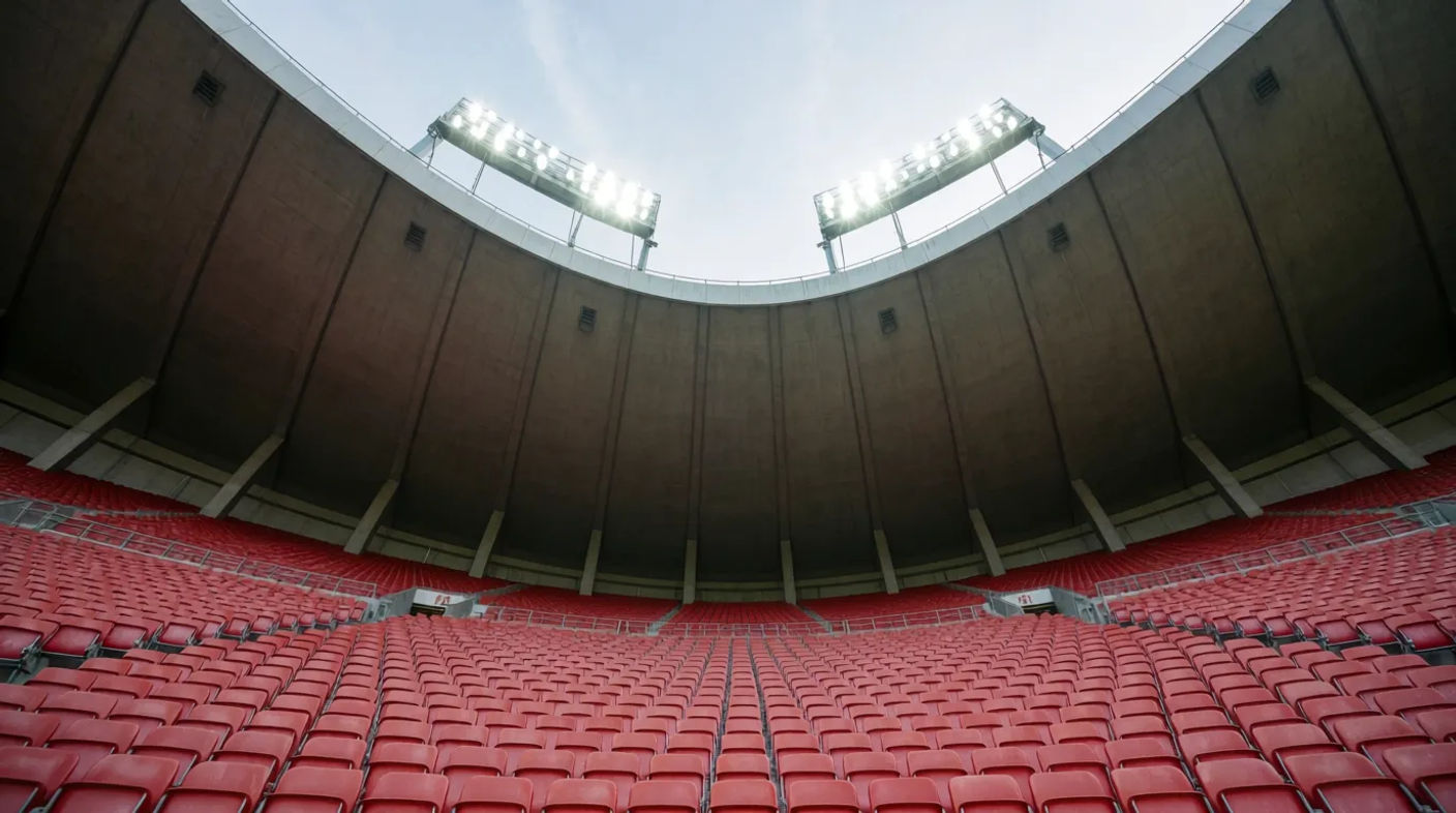 Vista de gusano: Bajo el estadio