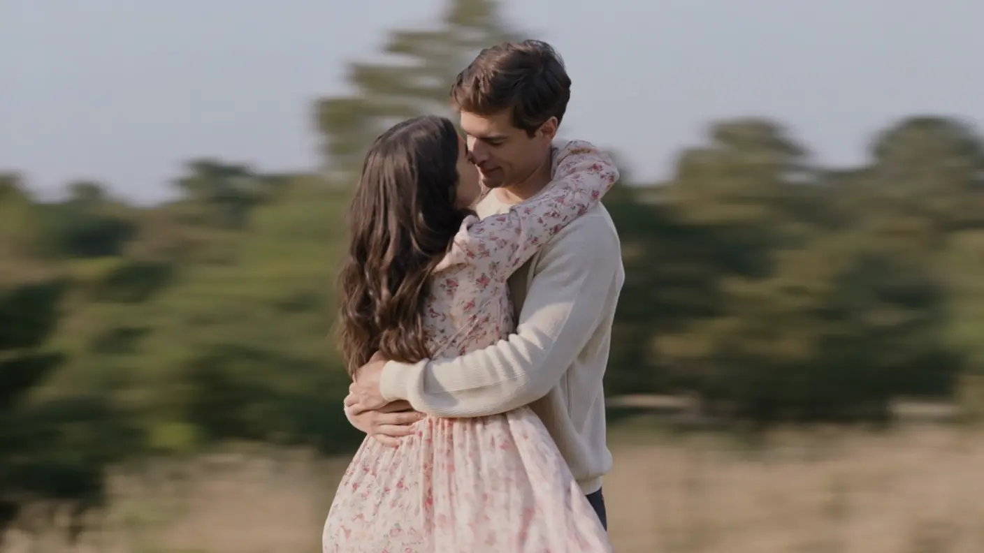 Plano en arco: El abrazo en la boda