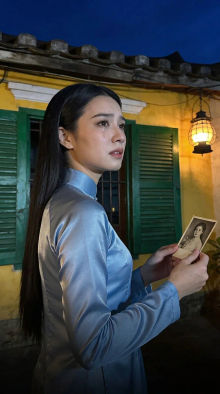 Finished vertical episode frame with Tiếng Việt subtitles