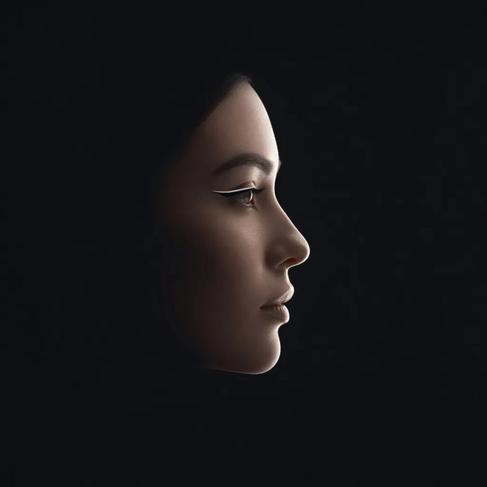 Side-profile silhouette crop