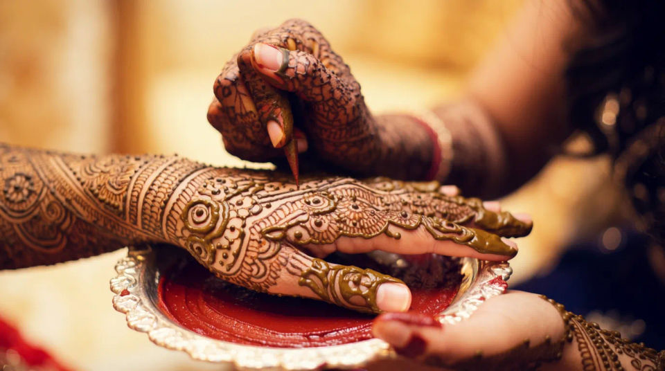 Bridal preparation moment