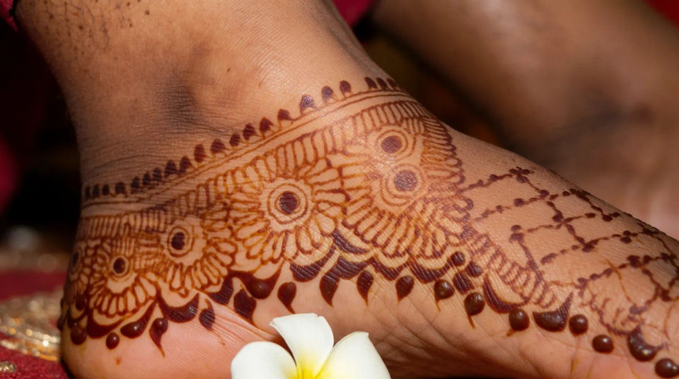 Feet with anklet mehndi