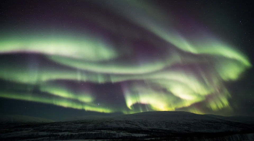 Aurora tanzt weit