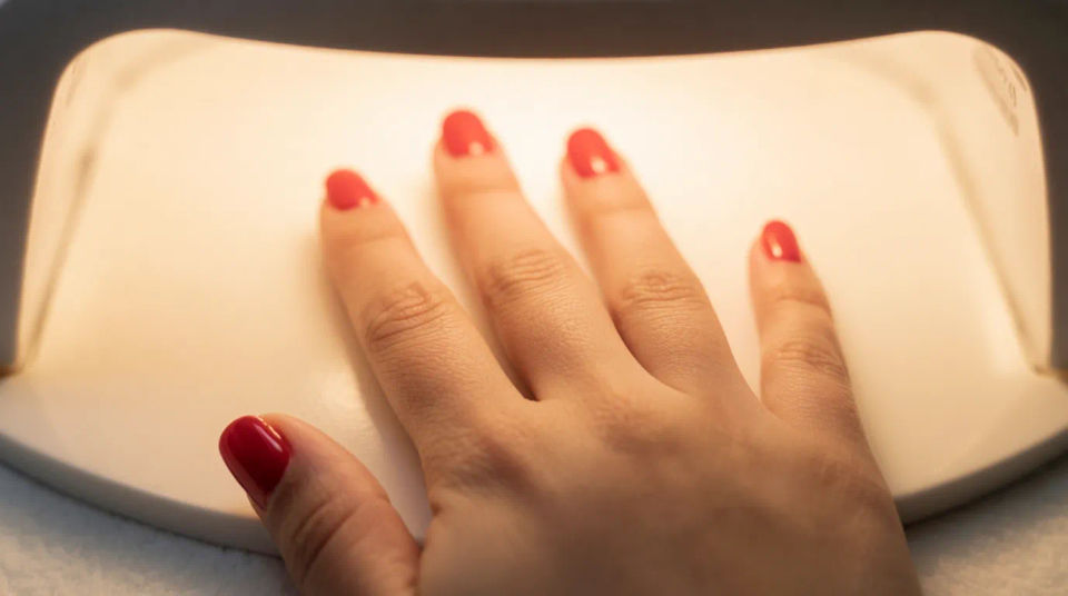 Gel salon chair moment