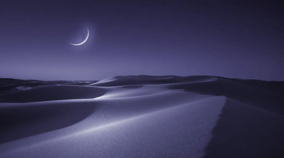 Desert night crescent
