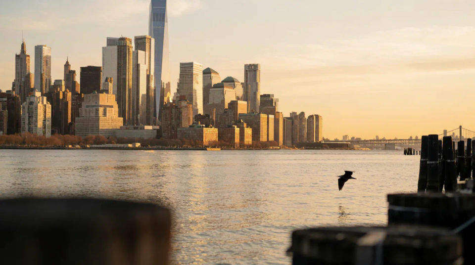 Skyline vom Wasser aus