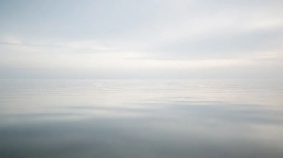 Calm water horizon