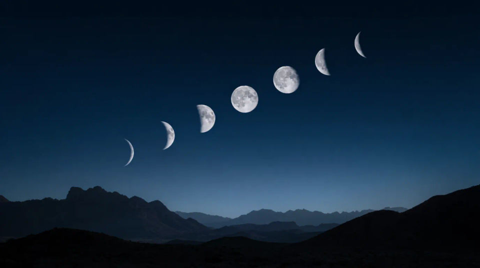 Mond über der Landschaft