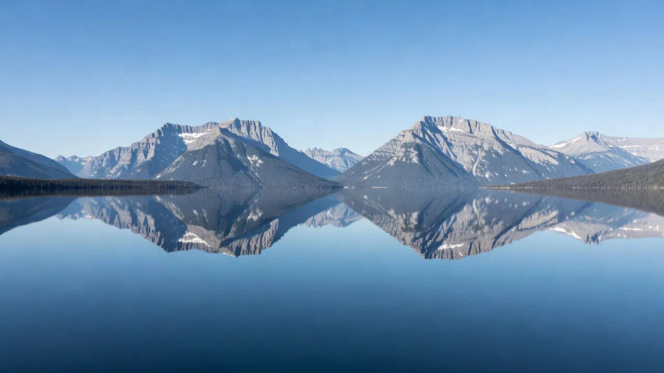 Weites Spiegelsee-Panorama