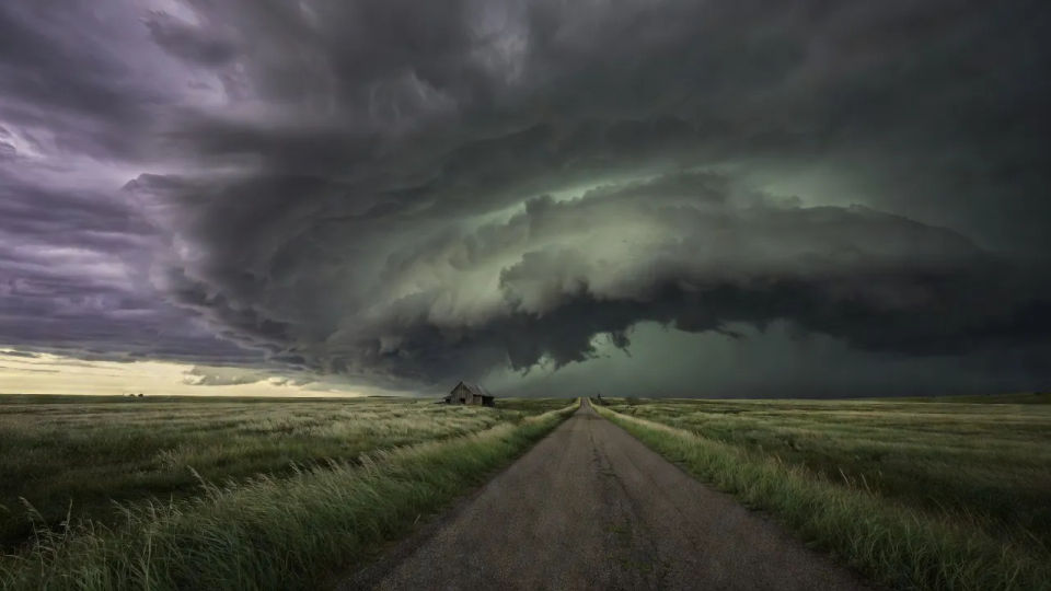 Open-plains establishing shot
