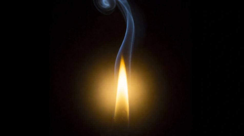 Candle close crop
