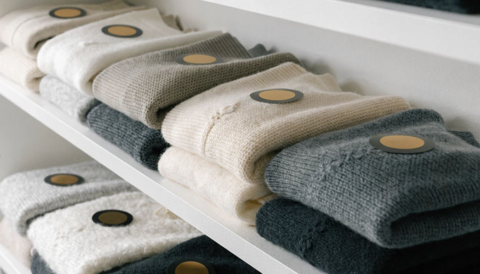 Boutique shelf