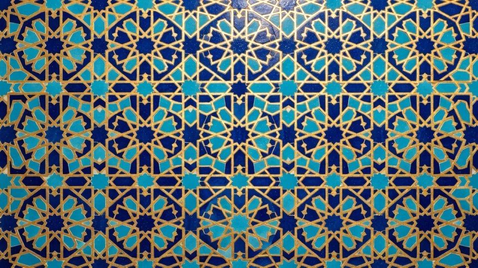Endless tiling wall