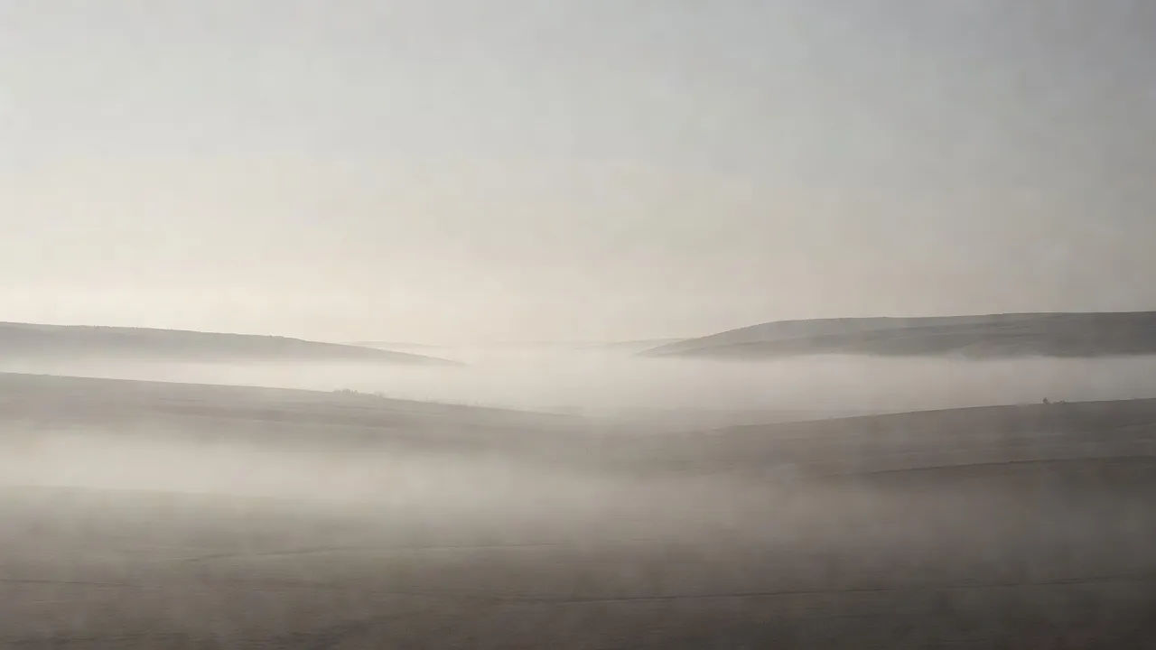 Foggy valley, long tonal scale