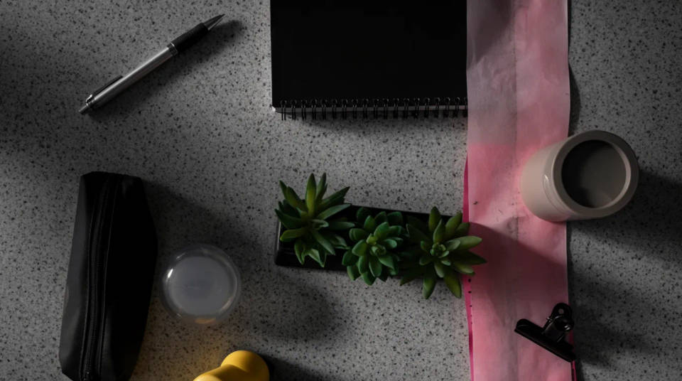 Stationery and desk knolling