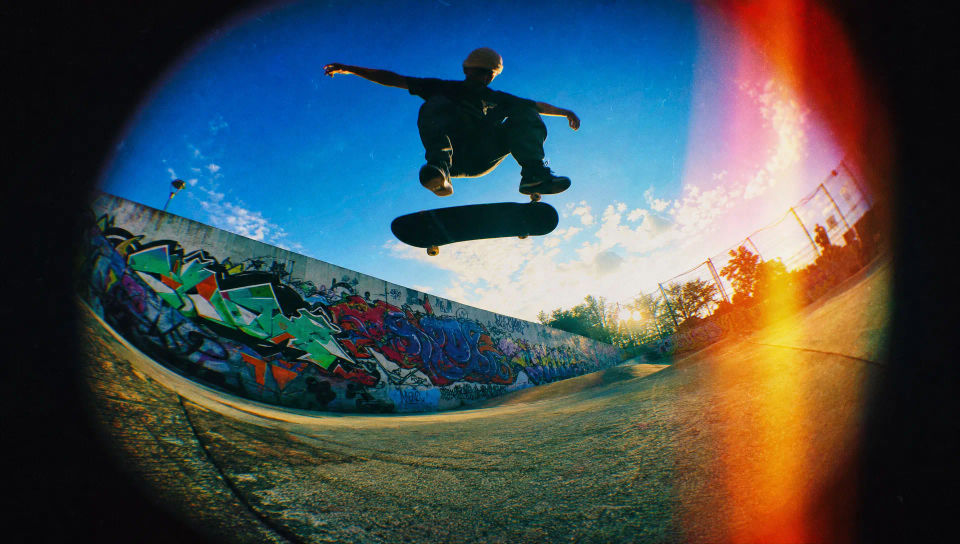Fisheye skate-spot frame